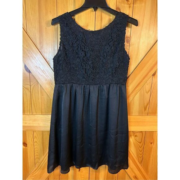 Belinda sleeveless V-neck dress size medium button up nwt (8675) - Picture 5 of 5